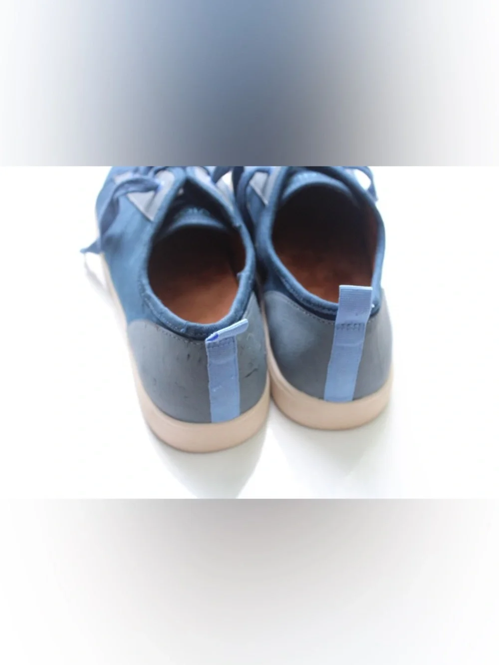 Vionic pisces sneakers